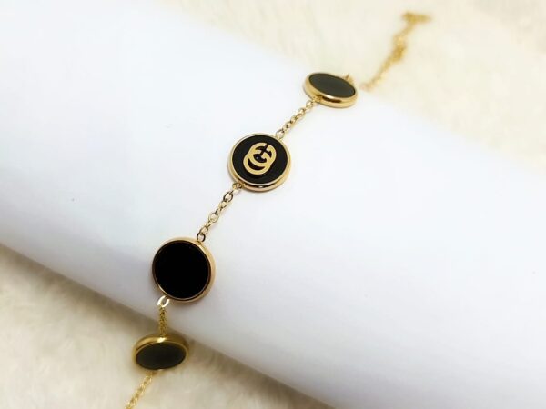 Gucci Bracelet – Timeless Elegance & Comfort